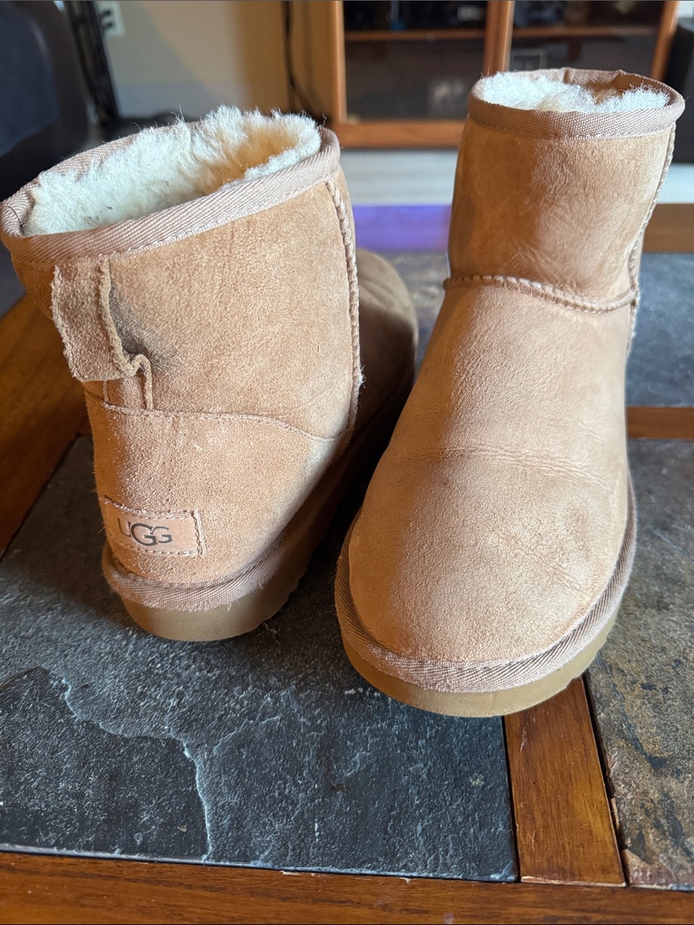 UGG Women's Classic Mini II Suede Boots S/N 1016222 Size 10 authentic EUC